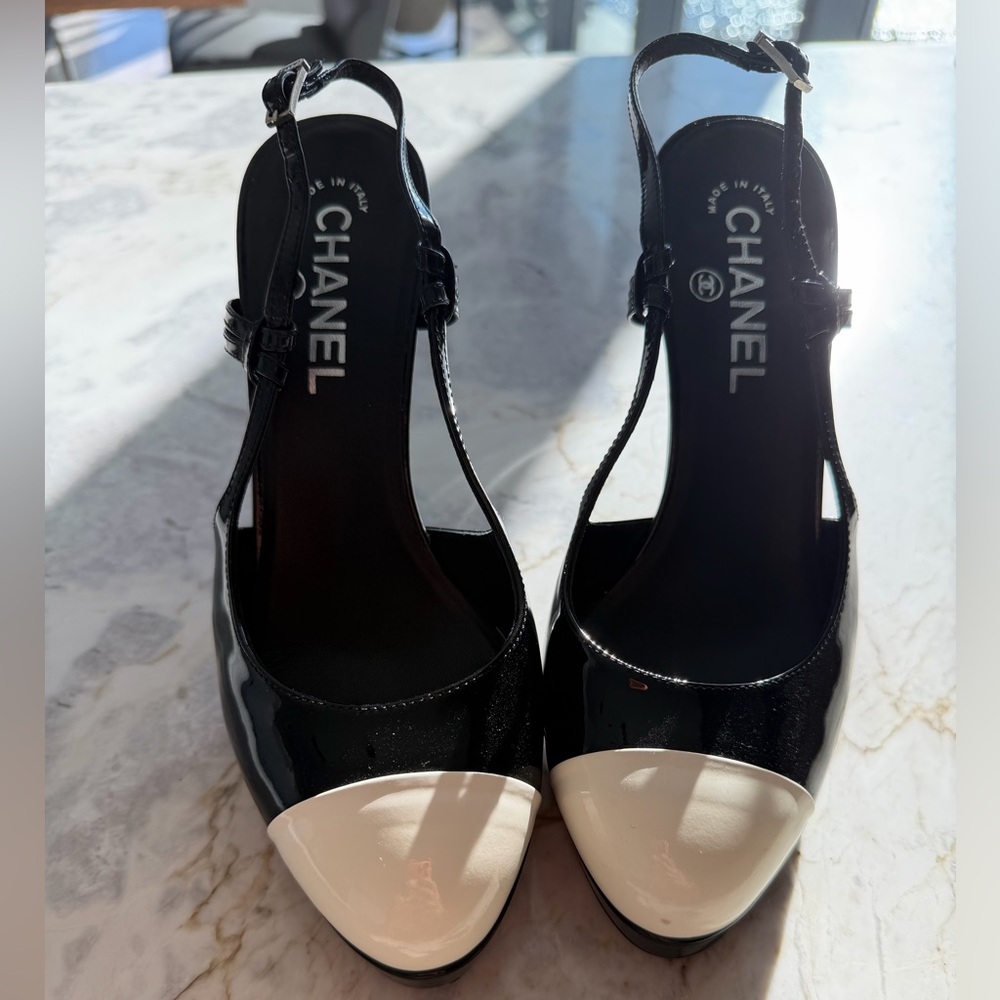 CHANEL Black and White Slingback Heel